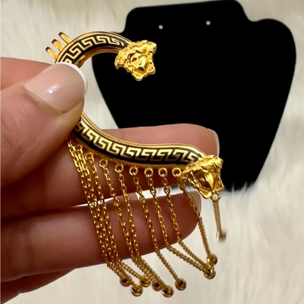 Real Gold 21K beautiful earrings for one ear only no exchange or no return ♥️🌹